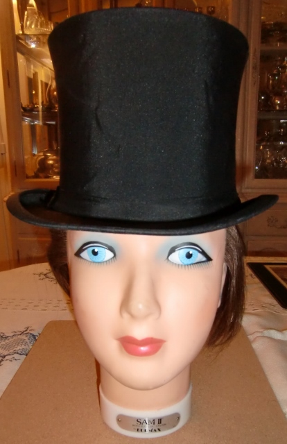 M907M Delion, Paris Colapsible Top-Hat